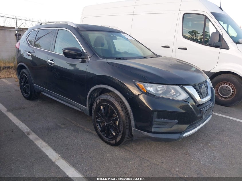 2018 Nissan Rogue Sv