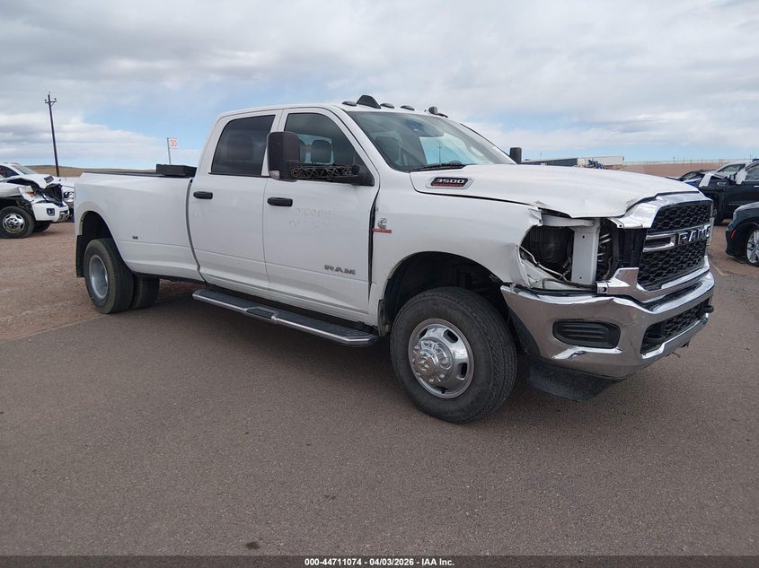 2022 Ram 3500 Tradesman 4X4 8' Box