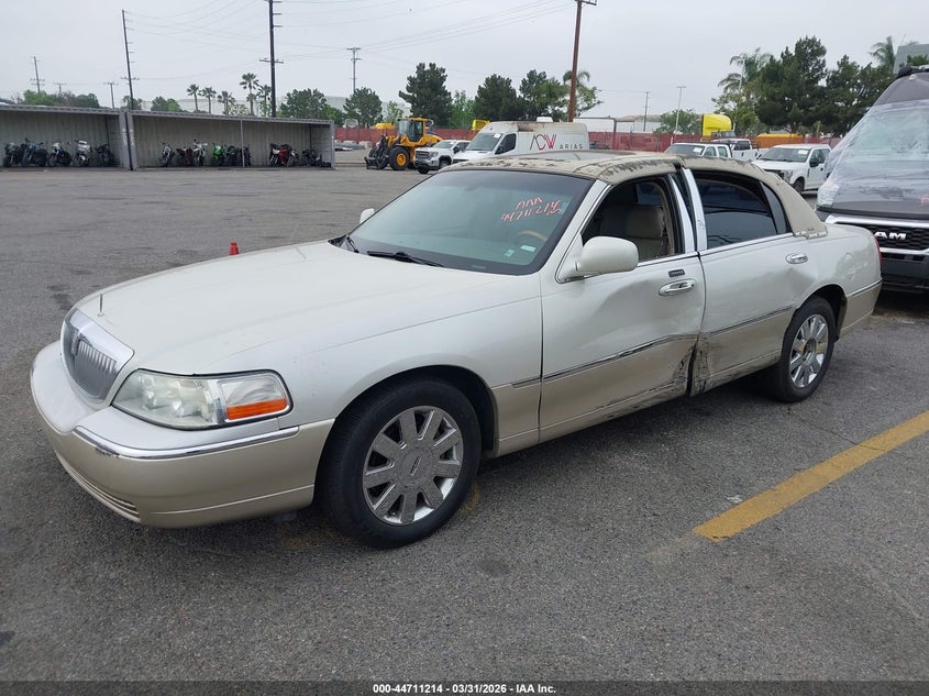 2004 Lincoln Town Car Ultimate