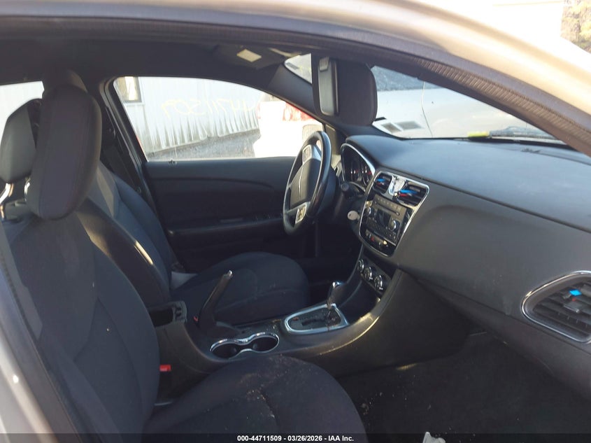 2013 Chrysler 200 Touring