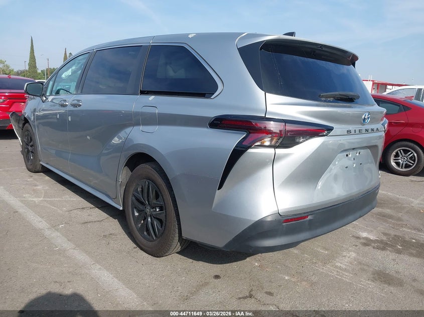 2023 Toyota Sienna Le