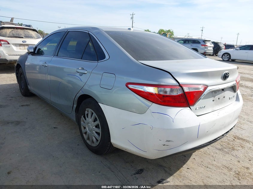 2015 Toyota Camry Hybrid Le