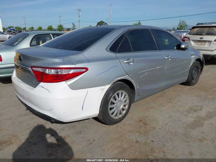 2015 Toyota Camry Hybrid Le