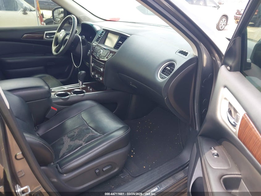 2015 Nissan Pathfinder Platinum