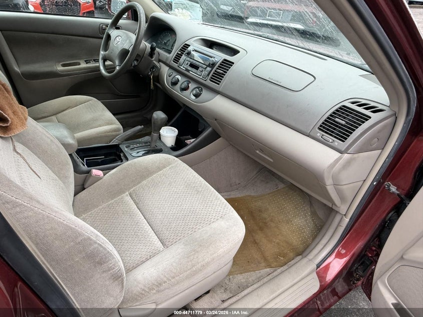 2004 Toyota Camry Le