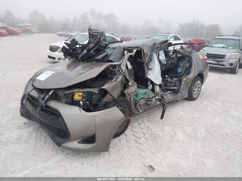 2018 Toyota Corolla Le 2T1BURHE4JC110090 photo 1