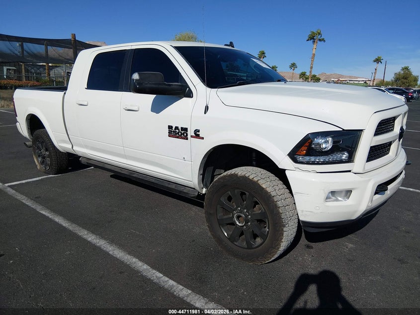 Vin: 3c6ur5nlxhg733906, lot: 45209127, ram 2500 laramie  4x4 6'4 box 2017 img_1
