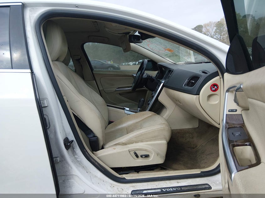 2012 Volvo S60 2.5 T5 white Lot 111044711983 Vin YV1622FS3C2039774