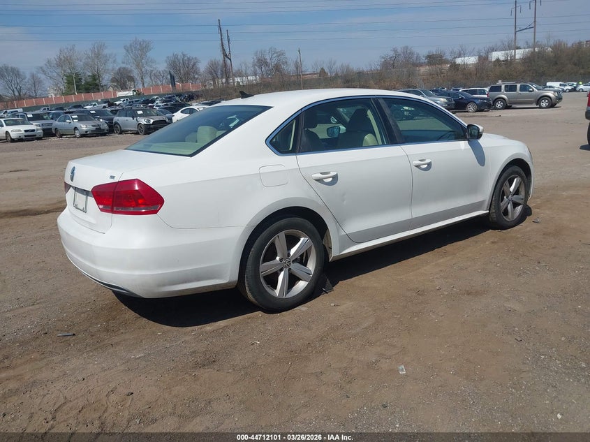 2013 Volkswagen Passat 2.5L Se