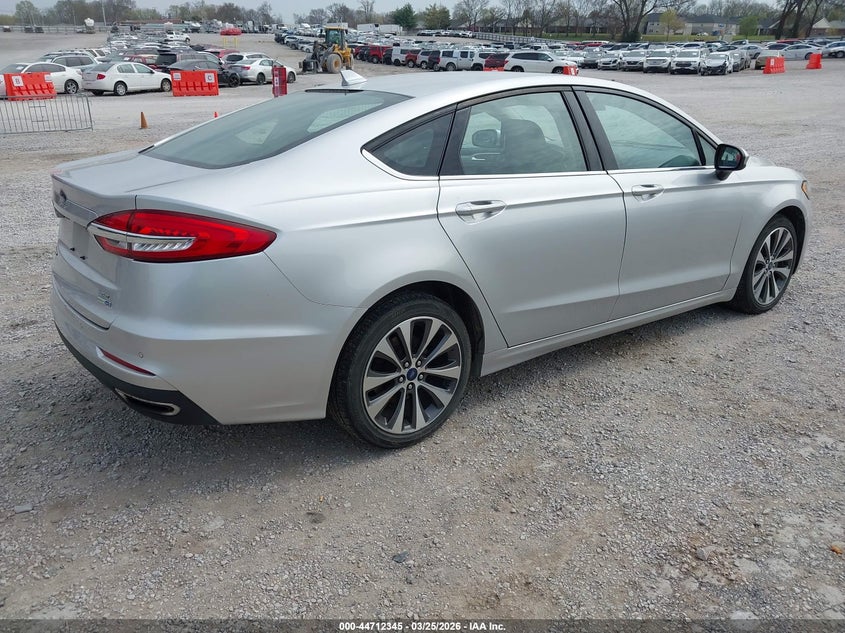 2019 FORD FUSION auction photo 4