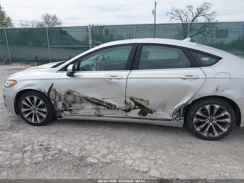 2019 FORD FUSION auction photo 6
