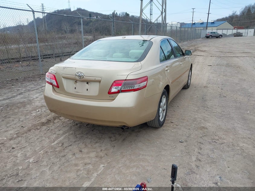2011 Toyota Camry Le
