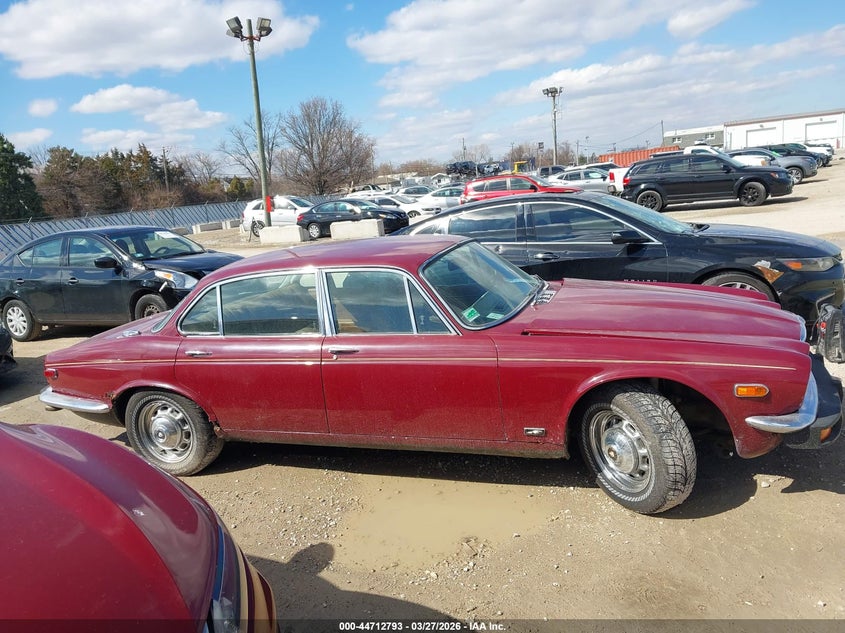 1977 Jaguar S-Type VIN: JBVLV49C109911 Lot: 44712793