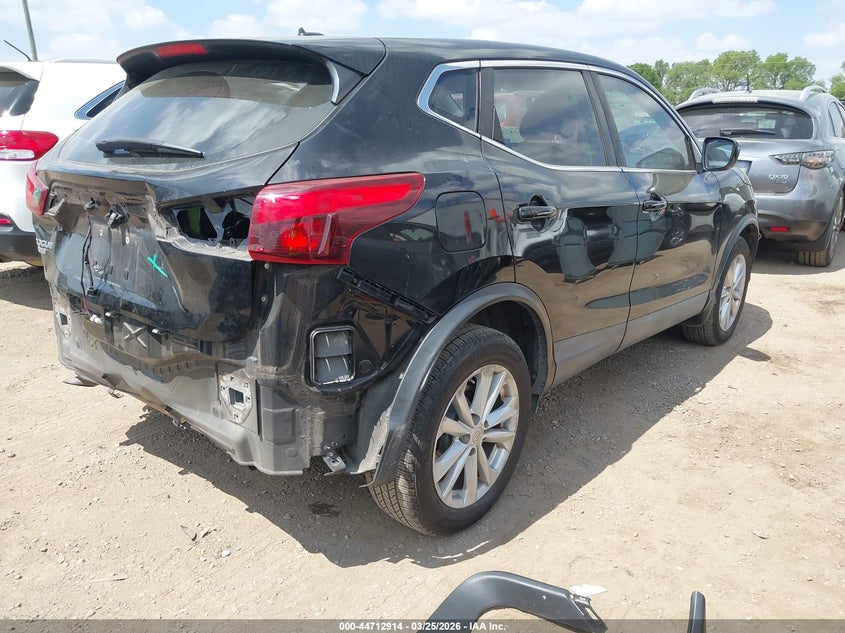 2017 Nissan Rogue Sport S