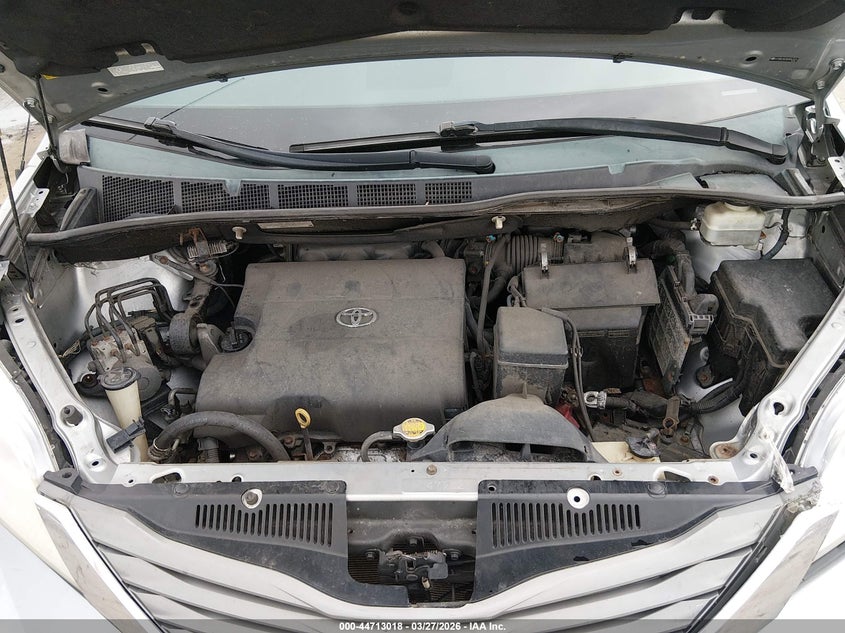 2013 TOYOTA SIENNA VAN 3.5L V-6 DOHC, VVT, 266HP
