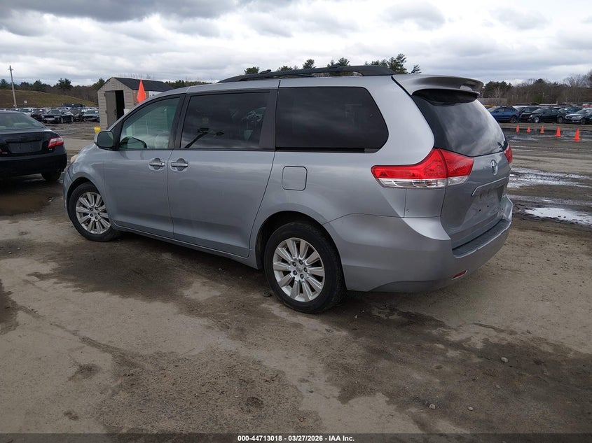 2013 TOYOTA SIENNA VAN 3.5L V-6 DOHC, VVT, 266HP