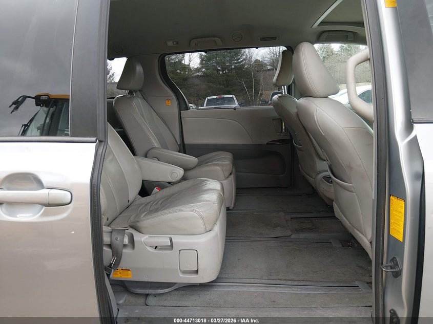 2013 TOYOTA SIENNA VAN 3.5L V-6 DOHC, VVT, 266HP