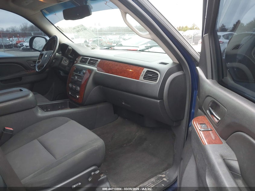 2013 Chevrolet Avalanche Ls