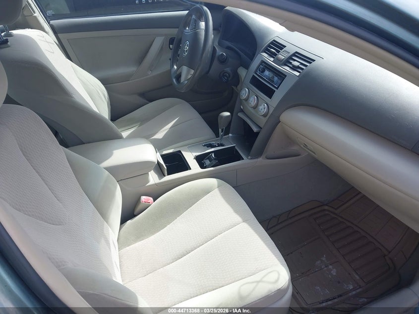 2010 Toyota Camry Le