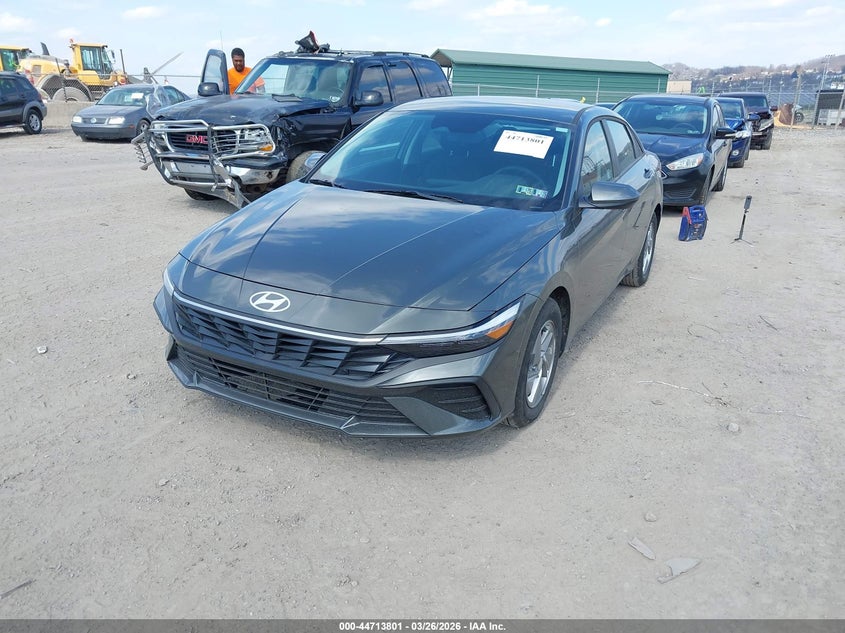 2025 Hyundai Elantra Se