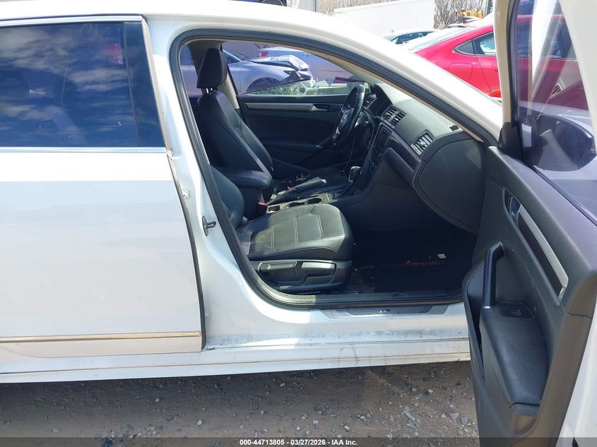 2016 Volkswagen Passat 1.8T R-Line