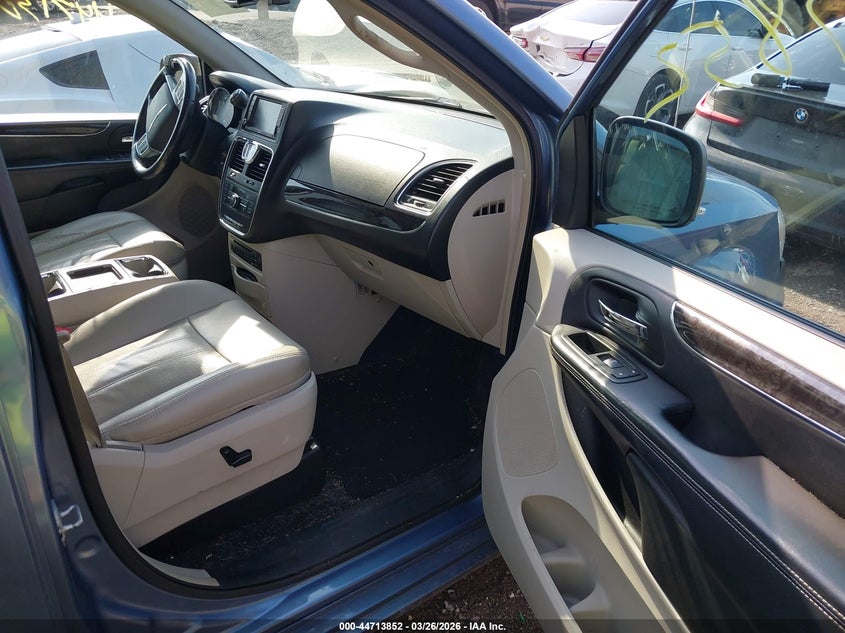 2012 Chrysler Town & Country Touring-L