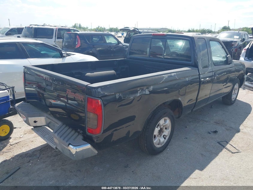 2000 Nissan Frontier Xe