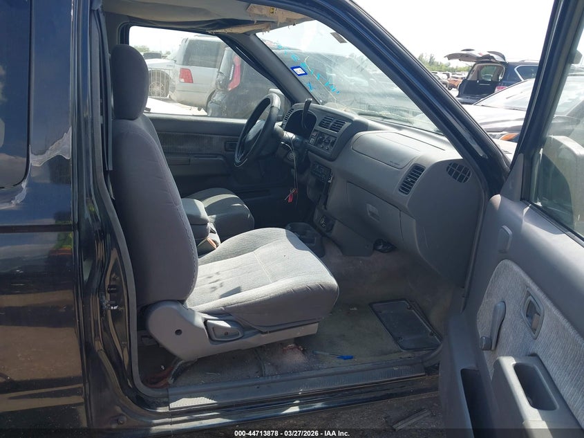 2000 Nissan Frontier Xe