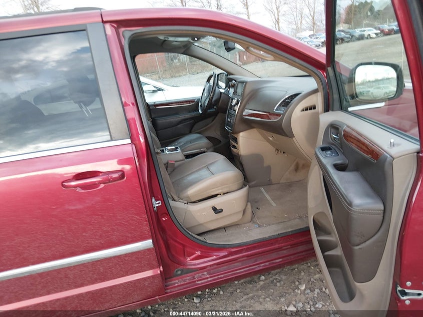 2012 Chrysler Town & Country Touring