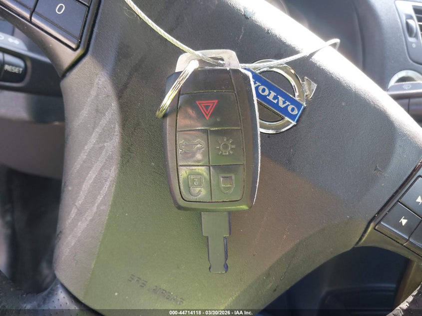 2012 Volvo C70 T5/T5 Platinum/T5 Premier Plus VIN: YV1672MC4CJ128093 Lot: 44714118