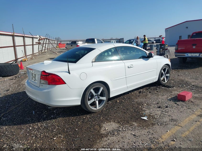 2012 Volvo C70 2.5 T5 t5 Platinum t5 Premier Plus White Lot 111044714118 Vin YV1672MC4CJ128093