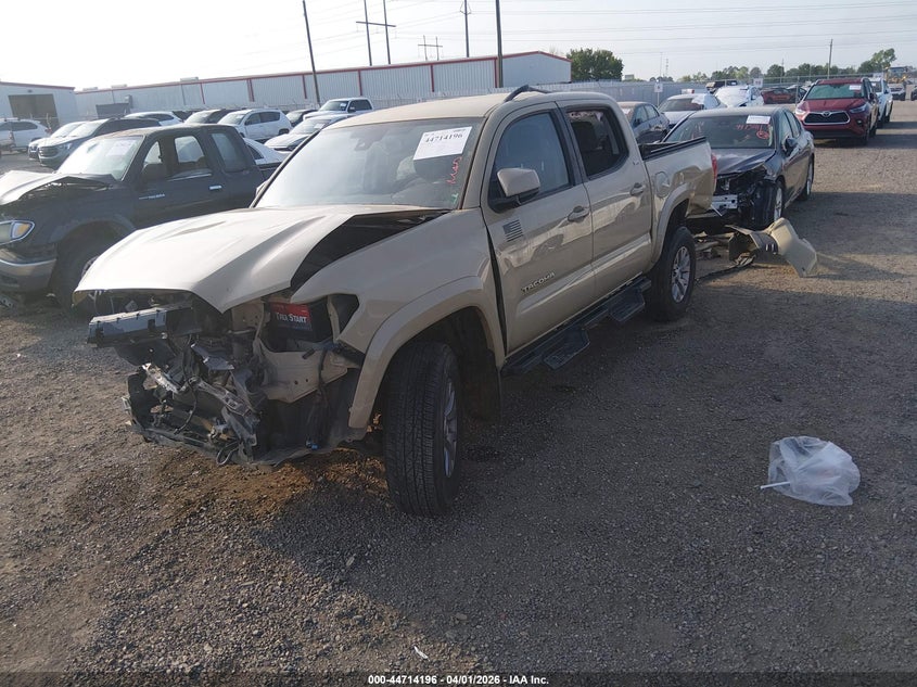 VIN 5TFAZ5CNXKX082425 2019 TOYOTA TACOMA SR5 V6