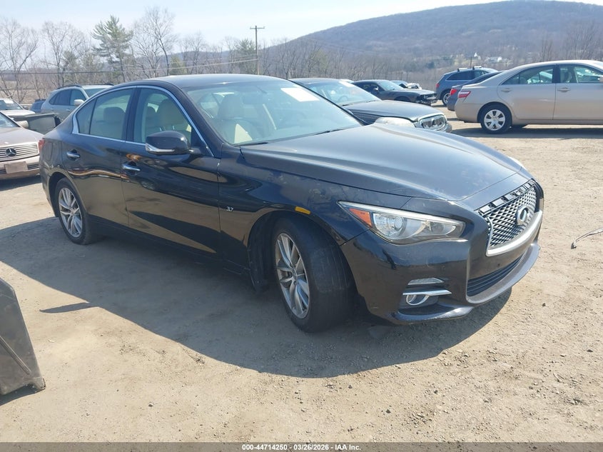 2015 Infiniti Q50 Premium