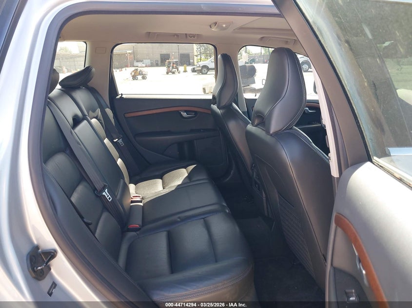 2010 Volvo Xc70 3.2 VIN: YV4960BZ9A1077637 Lot: 44714294