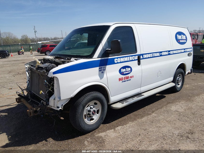 2014 GMC SAVANA 2500 auction photo 2
