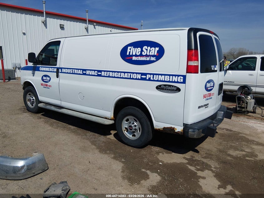 2014 GMC SAVANA 2500 auction photo 3