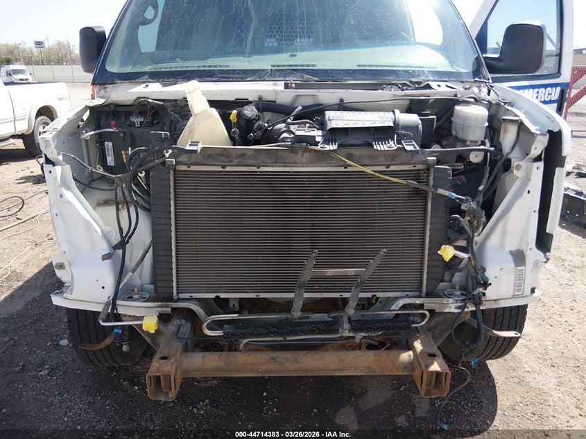 2014 GMC SAVANA 2500 auction photo 6