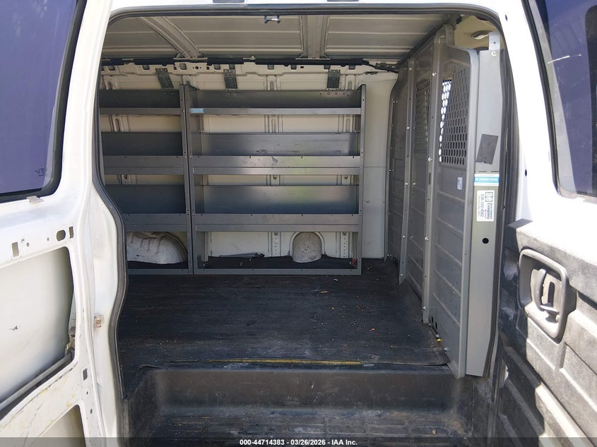 2014 GMC SAVANA 2500 auction photo 8