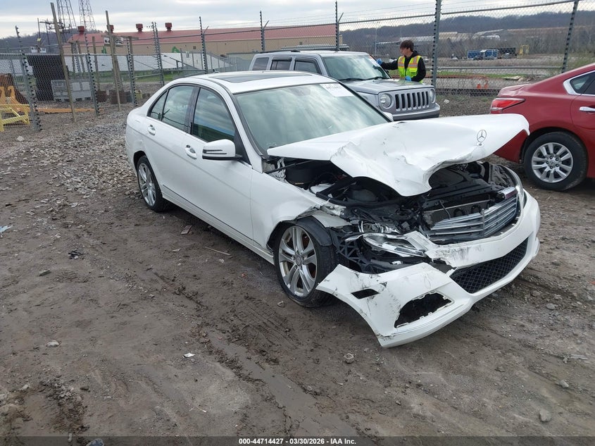2013 Mercedes-Benz C 300 Luxury 4Matic
