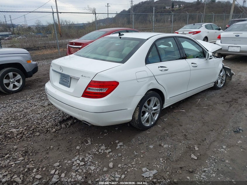 2013 Mercedes-Benz C 300 Luxury 4Matic