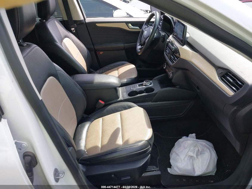 2021 Ford Escape Titanium Hybrid