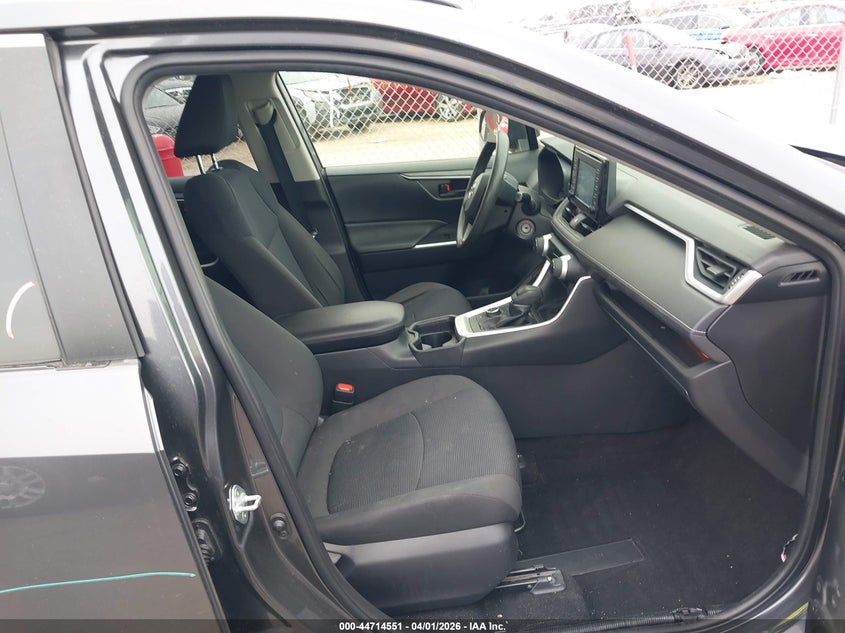VIN JTMLWRFV1KD511764 2019 TOYOTA RAV4 HYBRID LE