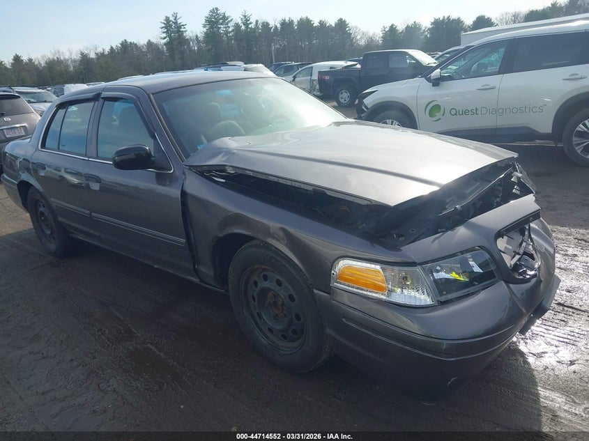 2FABP7BV1BX135522 FORD CROWN VICTORIA Photo 1