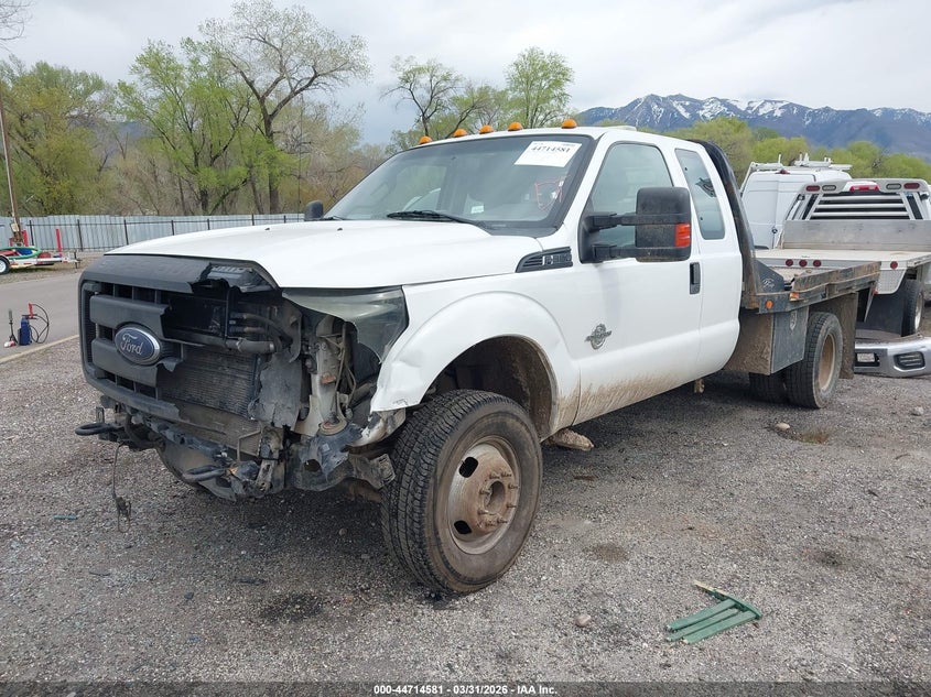 2015 Ford F-350 Chassis Xl