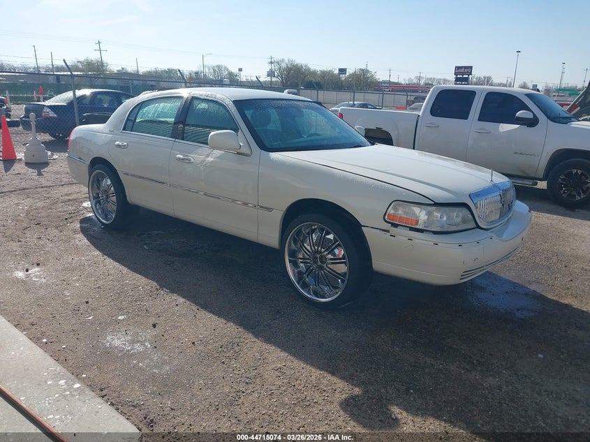 2006 Lincoln Town Car Signature