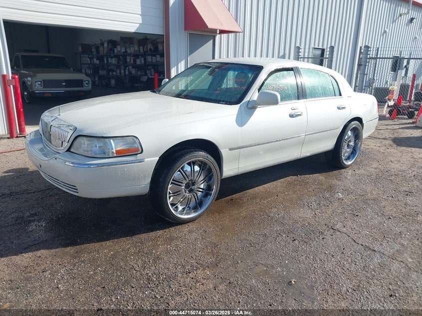 2006 Lincoln Town Car Signature