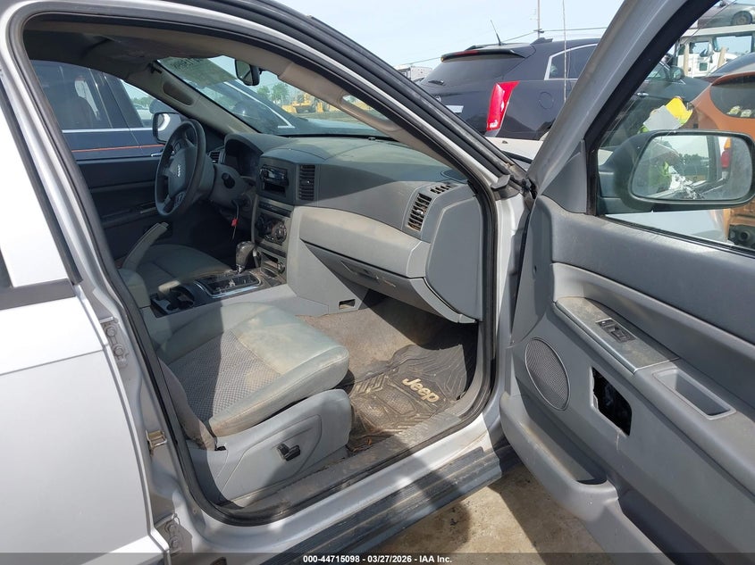 2005 Jeep Grand Cherokee Laredo