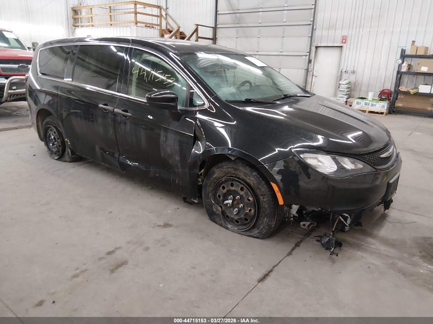 2021 CHRYSLER VOYAGER L