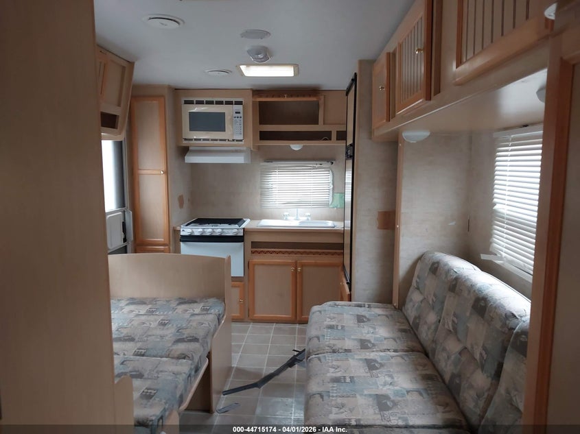 2004 JAYCO JAY FEATHER LGT SERI auction photo 8