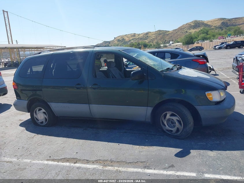 2000 Toyota Sienna Le VIN: 4T3ZF13C7YU192574 Lot: 44715257
